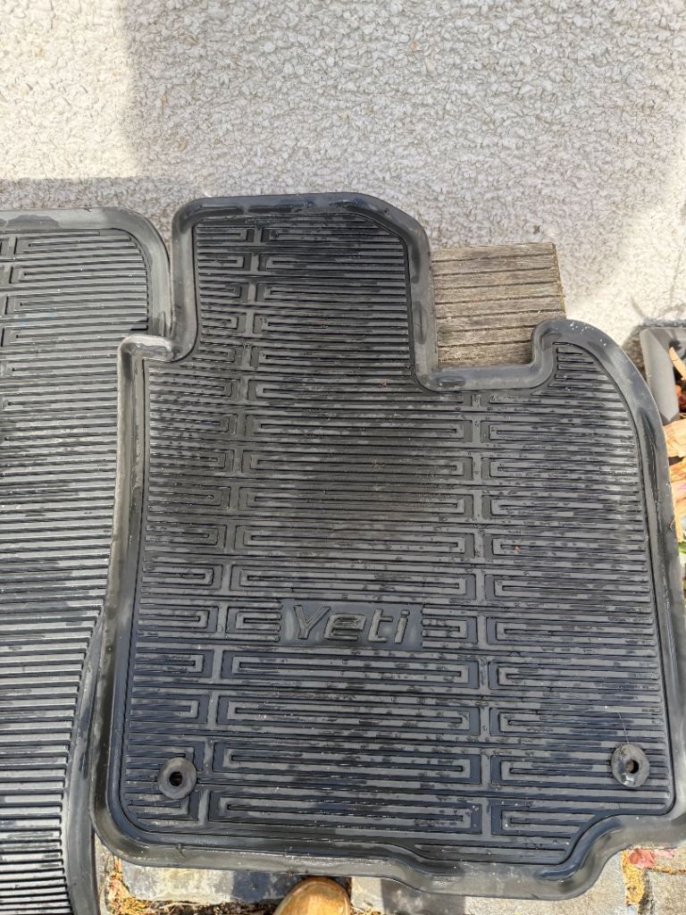 Skoda Yeti Rubber Floor Mats