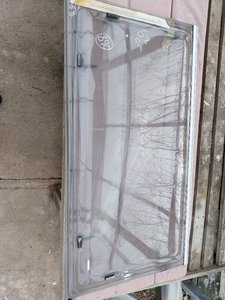 97 swift caravan side window 117 x 62cm