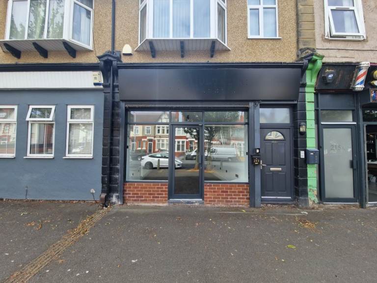 Retail Unit to Let – Seaview Road, Wallasey, CH45  £795 PCM (£9,540 per annum)