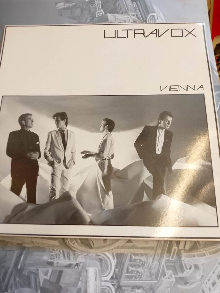 ULTRAVOX  VIENNA VINYL ALBUM 1980 UK PRESS CHRYSALIS