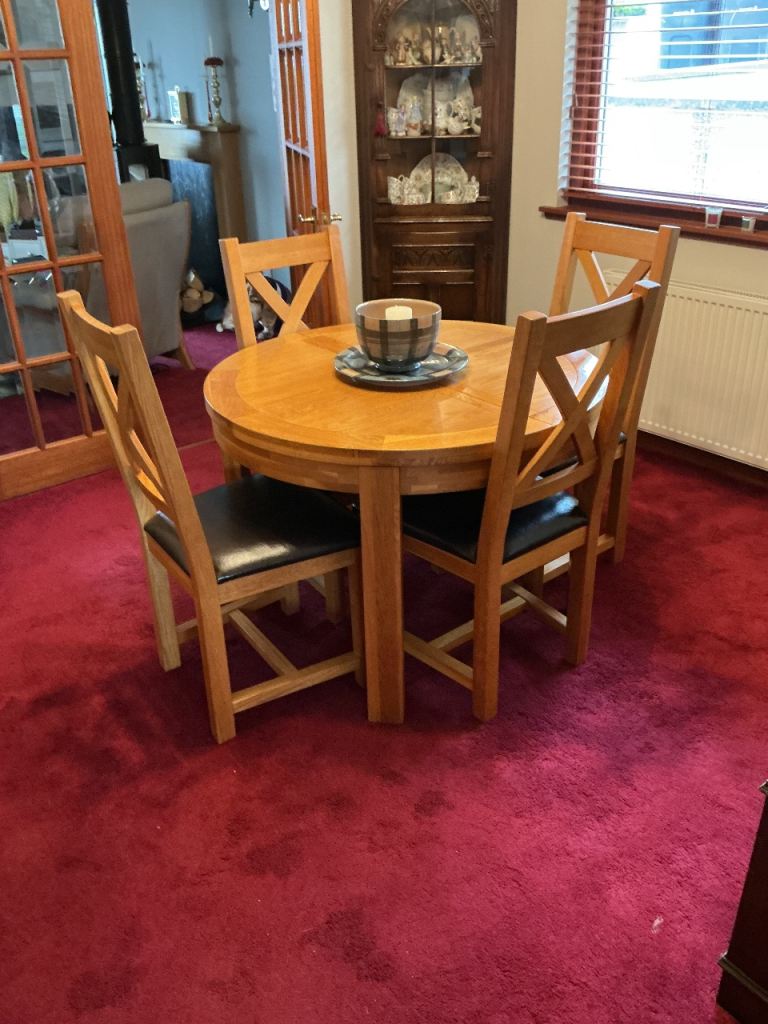 Solid Wood Oak Round Dining Table with 4 Chairs – Good Condition