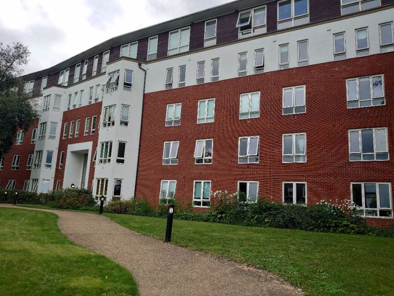 1 bed flat for sale in South Woodford 