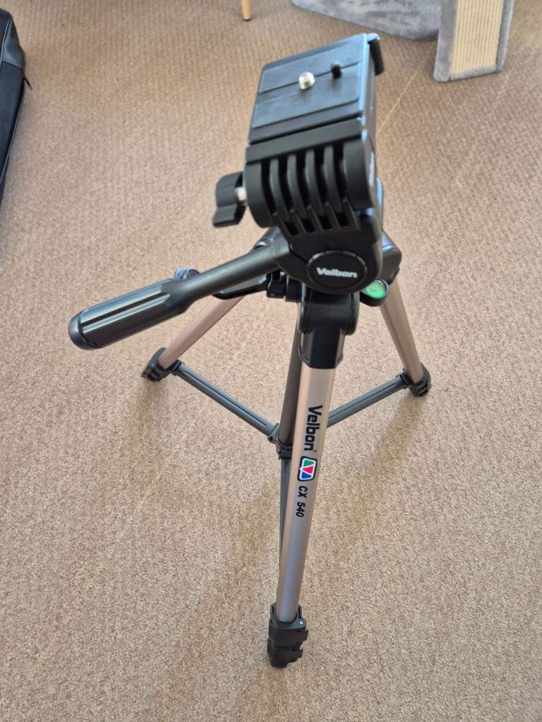 Velbon Tripod 600 CX 540 - bought new but never used, in carry case - excellent condition