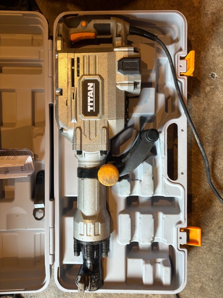 TITAN Breaker Hammer Drill – Good Condition with Case