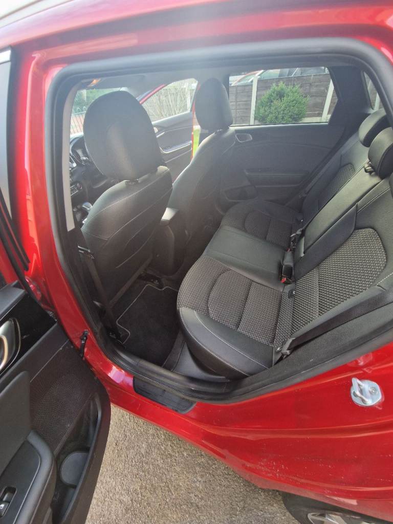 2019 Kia Ceed 1.4 T-GDi 3 Sportswagon Euro 6 ESTATE Petrol Automatic gearbox 7 speed