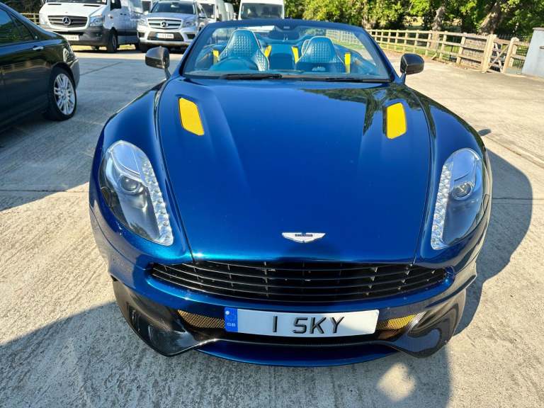 ASTON MARTIN VANQUISH  2013