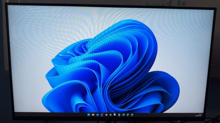HP 24pf Monitor - Full HD, 100Hz, As Good As New