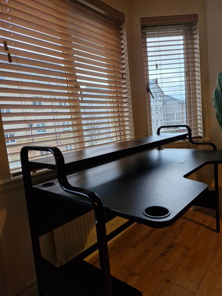 Gaming / office desk for sale Edinburgh