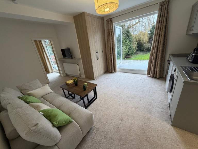 Luxury 1-Bed on The Bishops Avenue (N2)