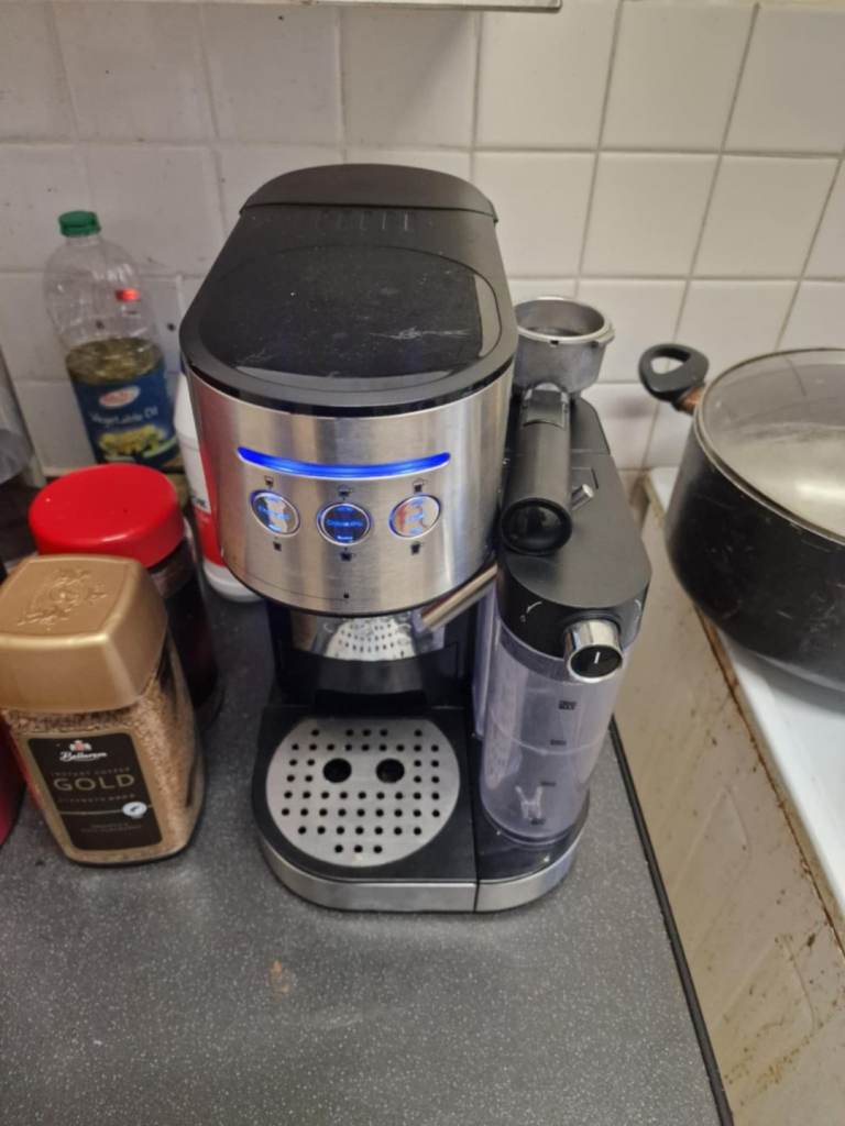 Coffee Machine with milk frother for sale 
