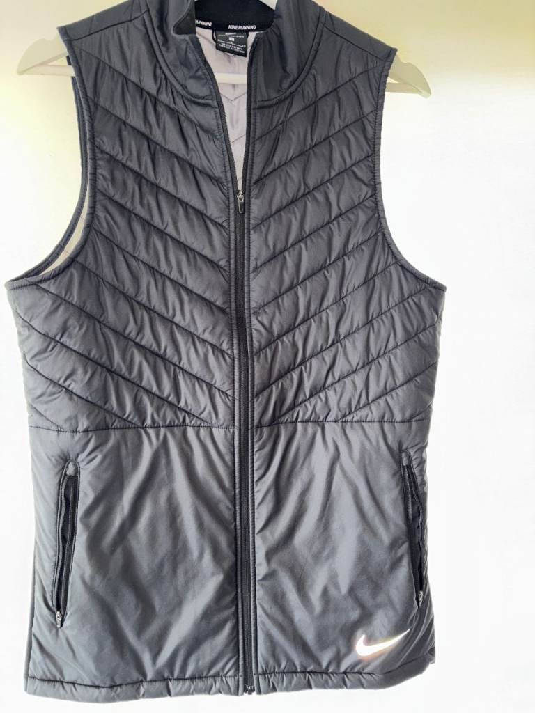 Nike Aerolayer Gilet in Black. Small. Excellent Condition. Cost £100, accept £23 ono for quick sale