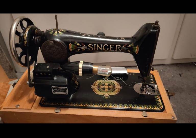 Singer sewing machine 