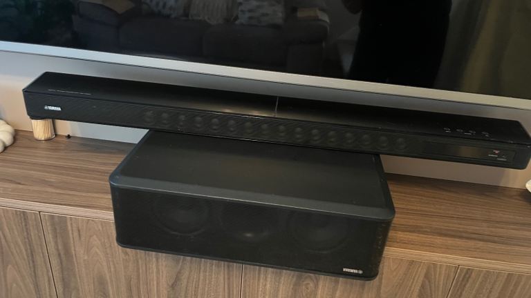 Yamaha Soundbar with Subwoofer – Black, Good Condition