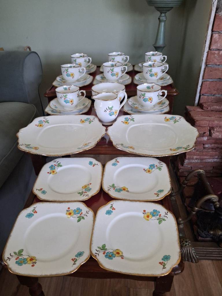 Lovely Roslyn China Tea Set - Trio For 8 Plus Extra's 32 Piece