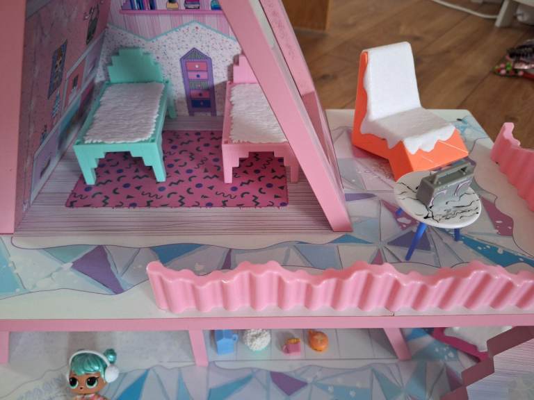 LOL ski chalet