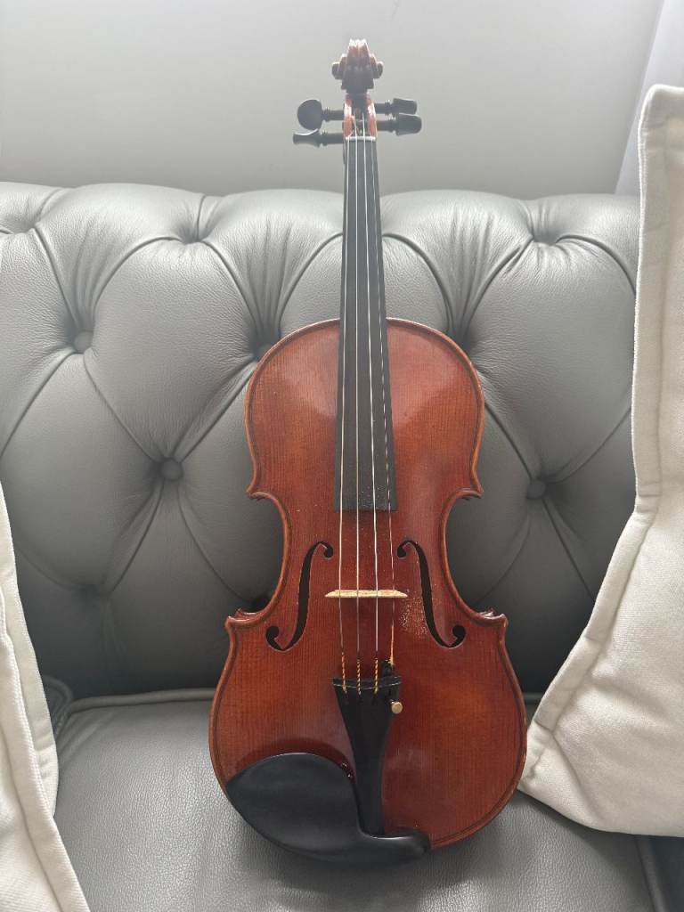 Originally purchased from Corilon violins ( Germany) professionally set up!