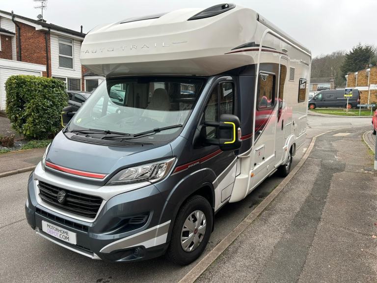 Auto-Trail Tracker FB 2018, 4 Berths, 2 Belts, French Bed, Solar, GasLow