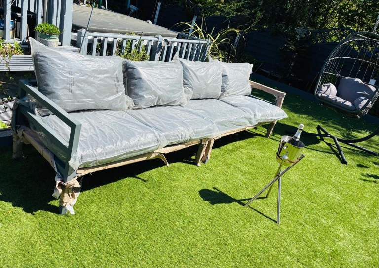 Garden Sofa Set Aluminium Outdoor with cushions. Can be used as a 4 seater sofa or 2 x 2 seater 