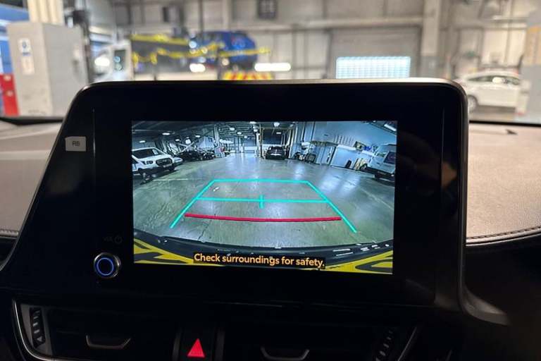 2022 Toyota C-HR 1.8 VVT-h GPF Design SUV 5dr Petrol Hybrid CVT Euro 6 (s/s) (122 ps) Automa SUV ...