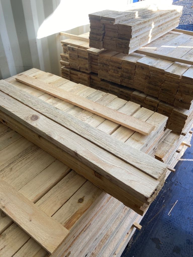 DIY Pallet Wood Cladding 