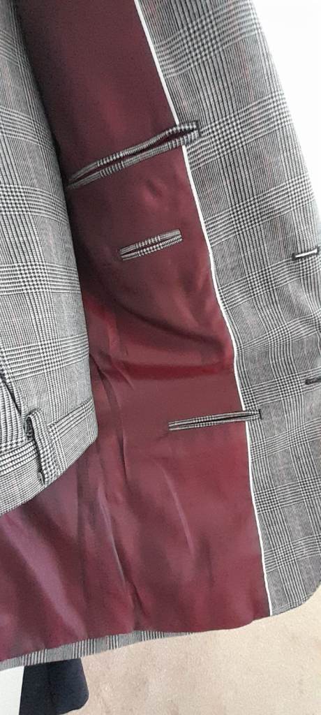 Men's suit 