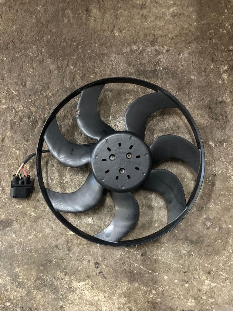 Volkswagen Pols Radiator Fan. 