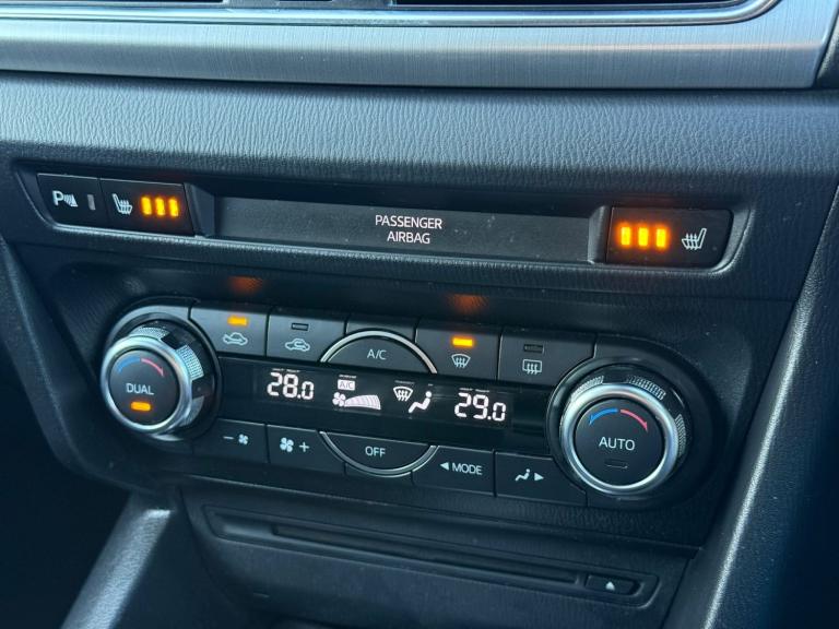 MAZDA MAZDA3 2.2 SKYACTIV-D Sport Nav 2015