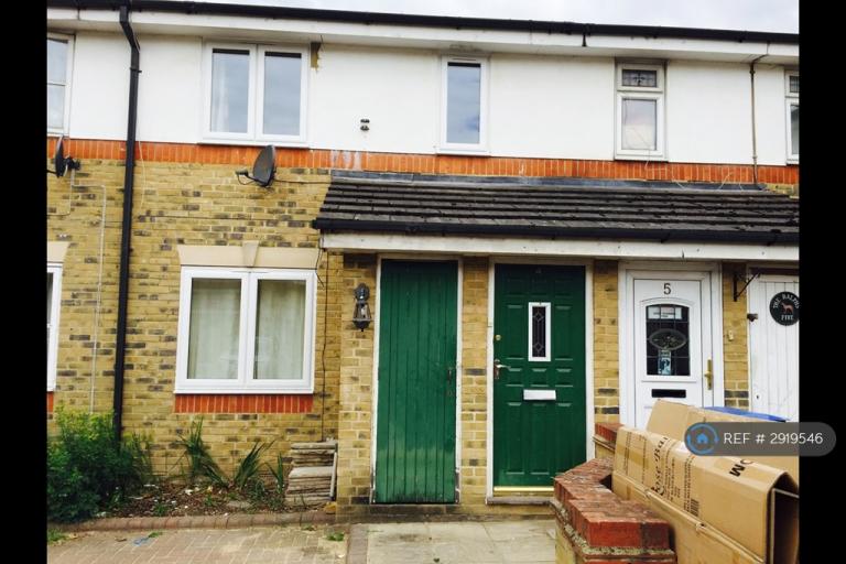 4 bedroom house in Ivy Court, London, SE16 (4 bed) (#2919546)
