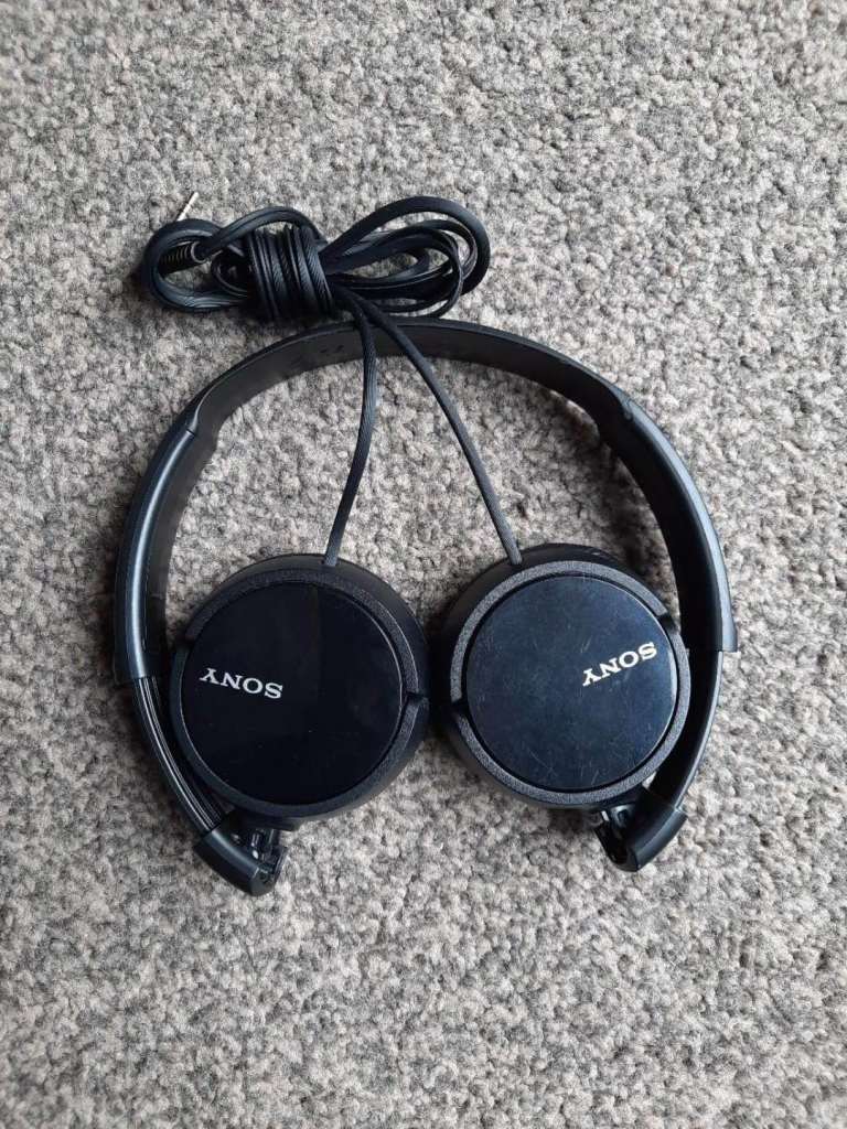 sony overhead foldable headphones MDR-ZX110 