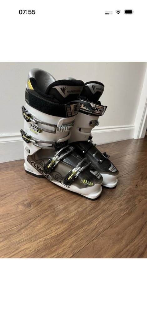 Lange ski boots. Size 27.5