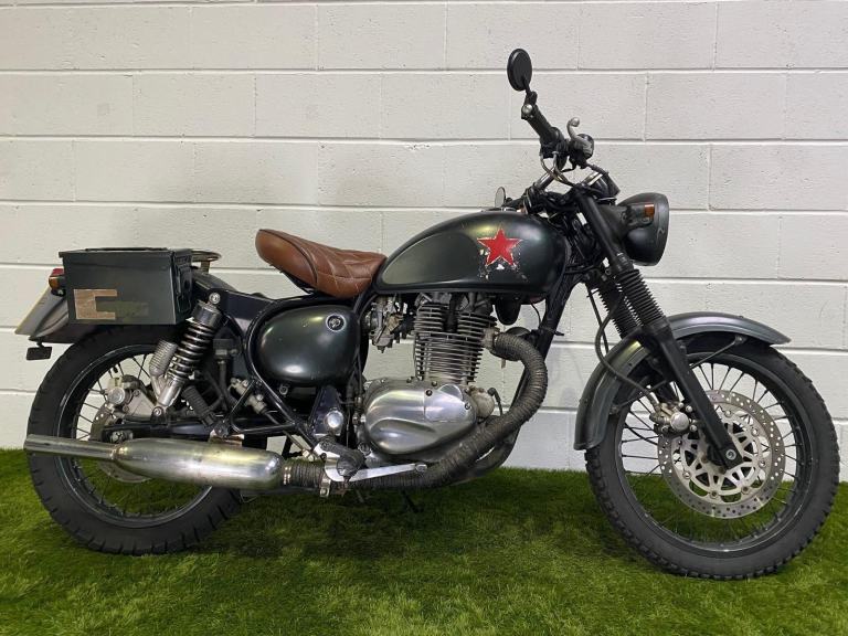 Kawasaki Estrella 250, 1994. Real head turner