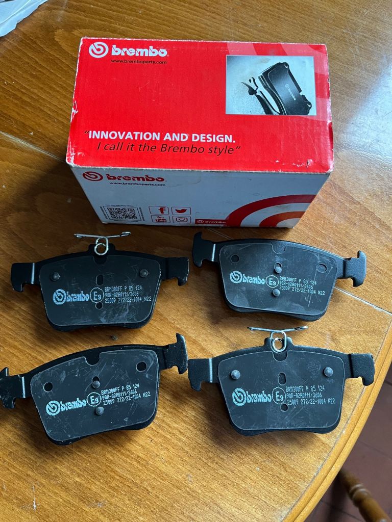 image for Brembo rear brake pads P85 124 Golf R 