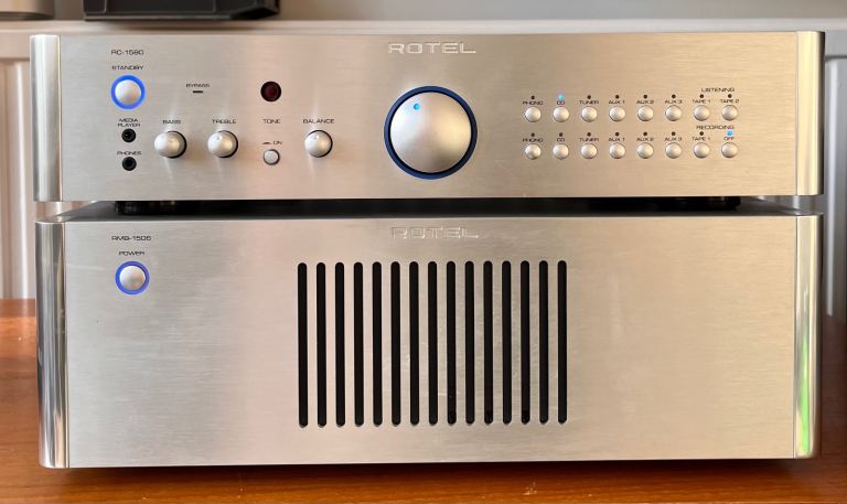 ROTEL RC-1580 Pre/RMB-1506 Power Amp combination