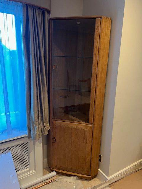 Ercol Windsor Corner Display Cabinet with Glass Doors & Shelves - Like New