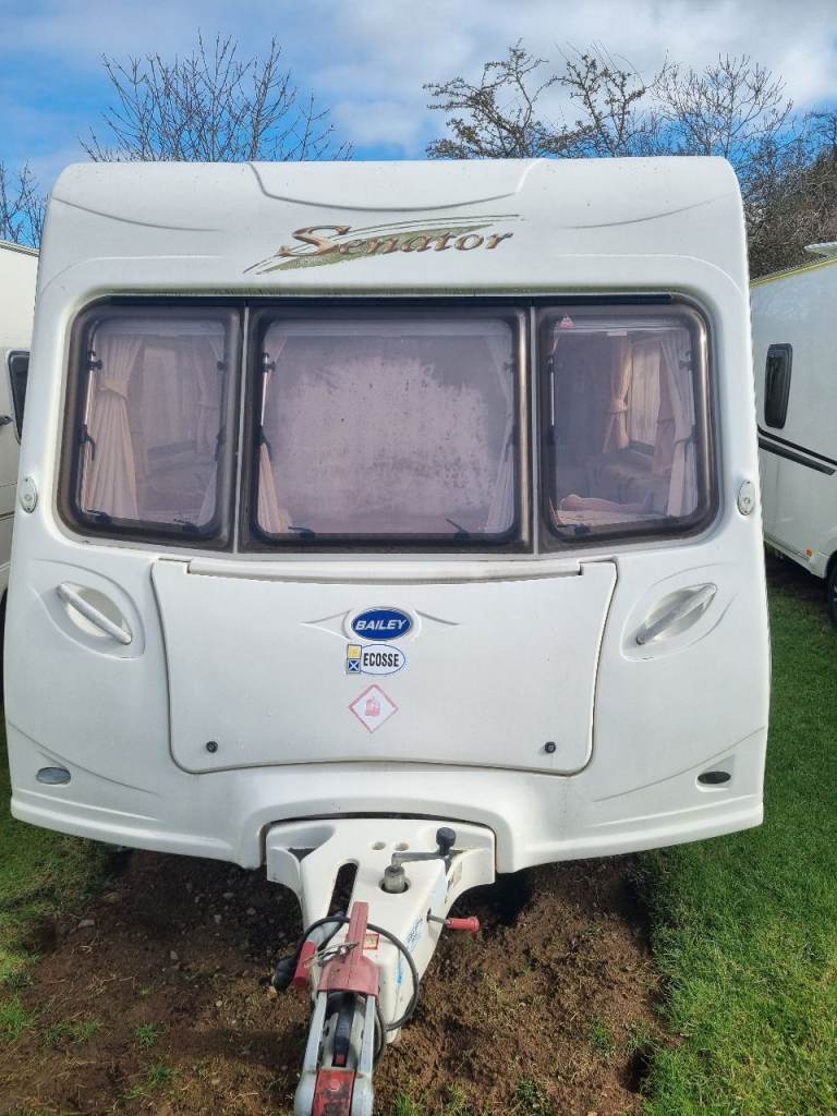 Bailey senator 2 berth full end dressing motor mover excellent condition 