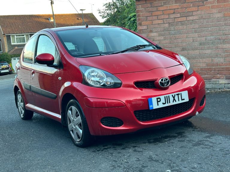 Toyota, AYGO, Hatchback, 2011, Manual, 998 (cc), 5 doors