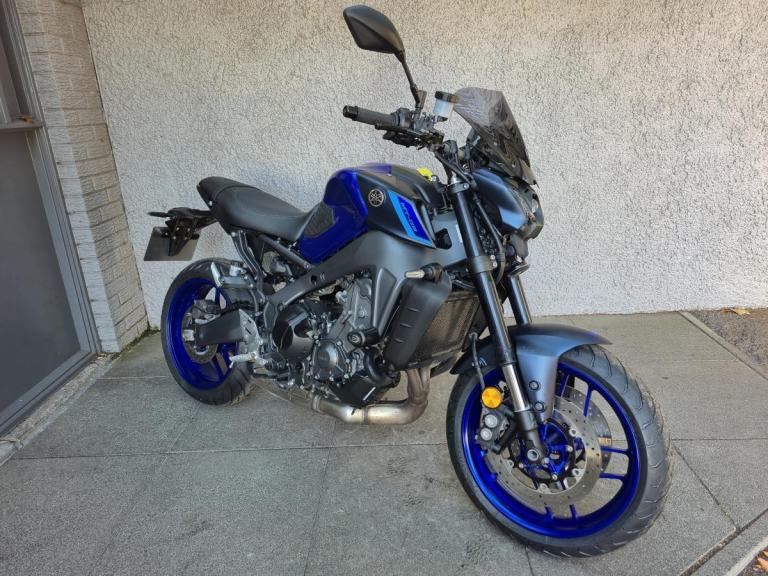 2023 Yamaha MT-09 MT 09 in racing blue