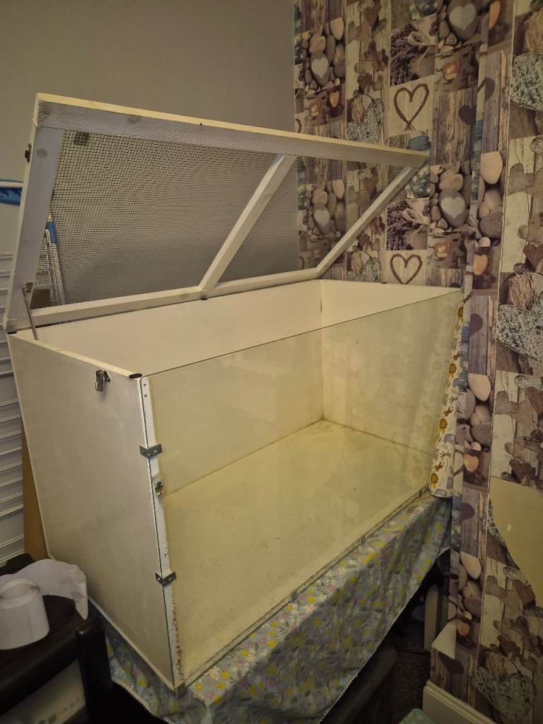 Hamster cage
