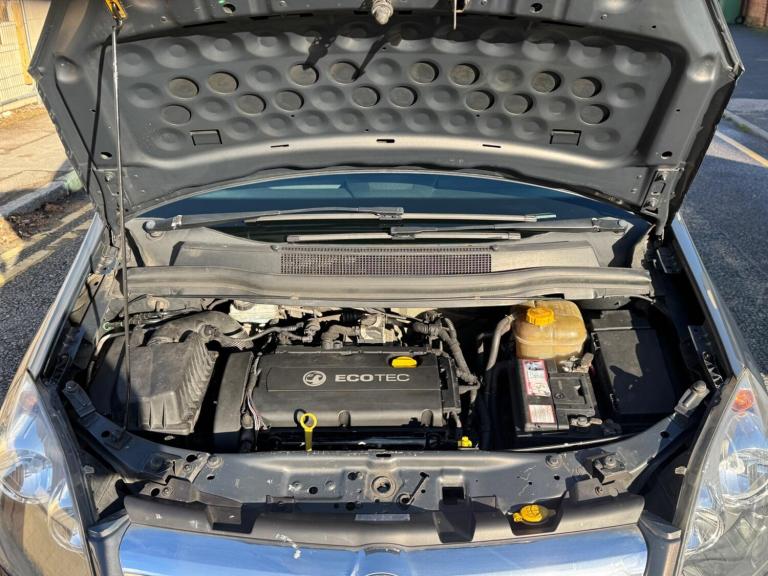 2012 Vauxhall Zafira 1.6 16V Exclusiv Euro 5 5dr MPV Petrol Manual