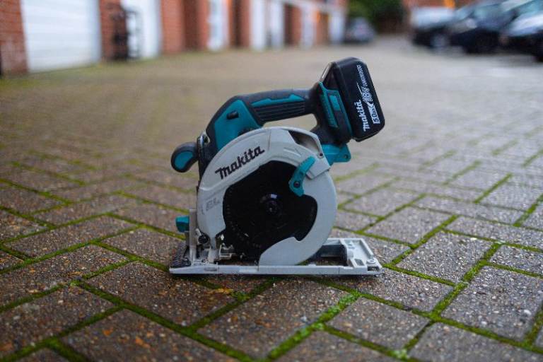 makita brushless skilsaw+battery 5ah 18v 