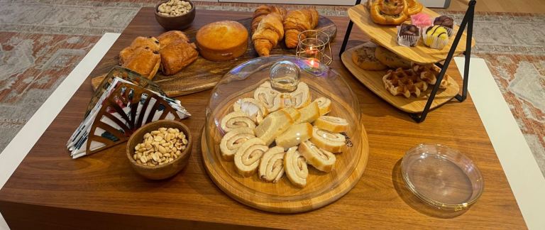 Sofas and moving central table 