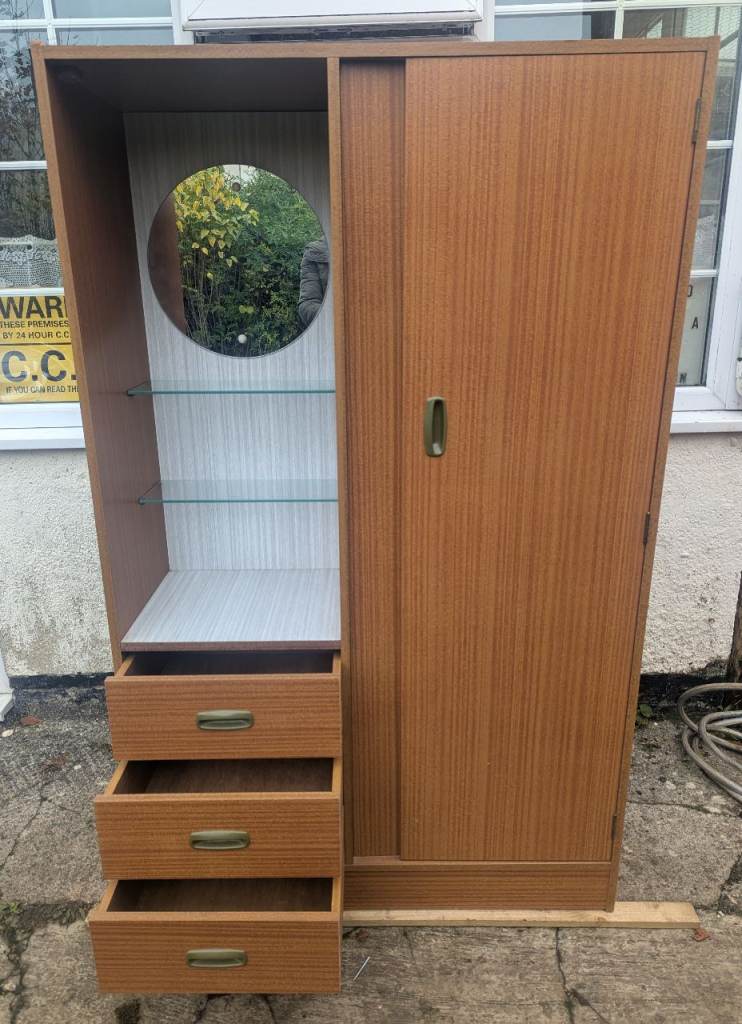 1960s VINTAGE MIRRORED WARDROBE/DRESSER/DRAWER UNIT!