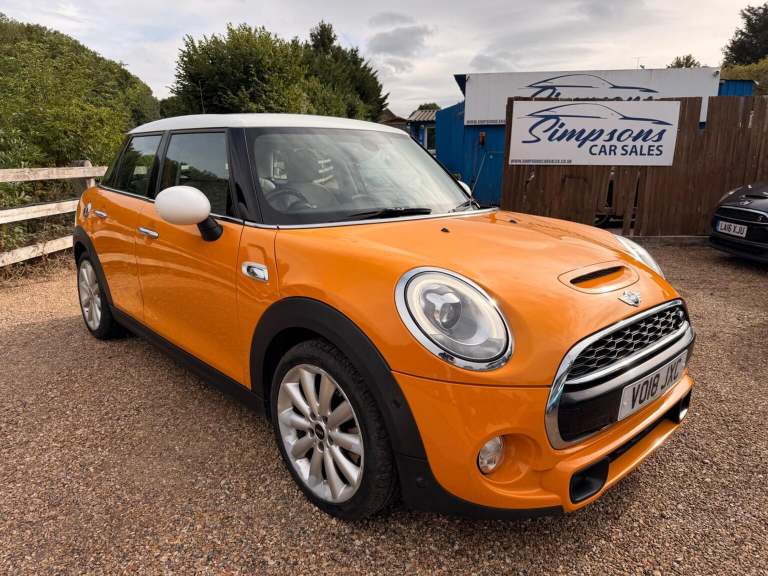 MINI HATCH 2.0 Cooper S Euro 6 (s/s) 5dr (orange) 2018
