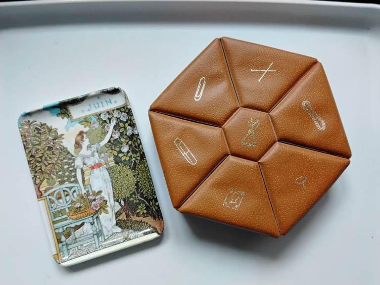 Vintage lazy susan desk tidy & free pin dish sewing haberdashery 