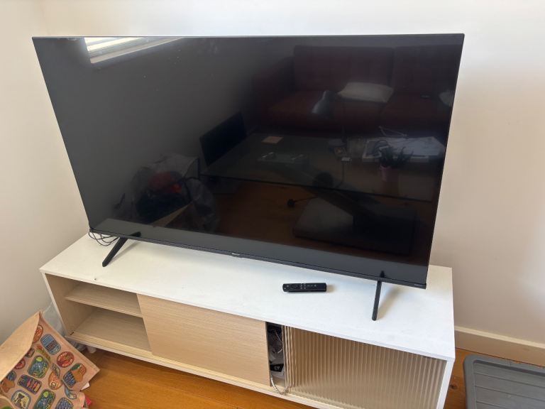 Large Flat Screen TV with Remote – Good Condition