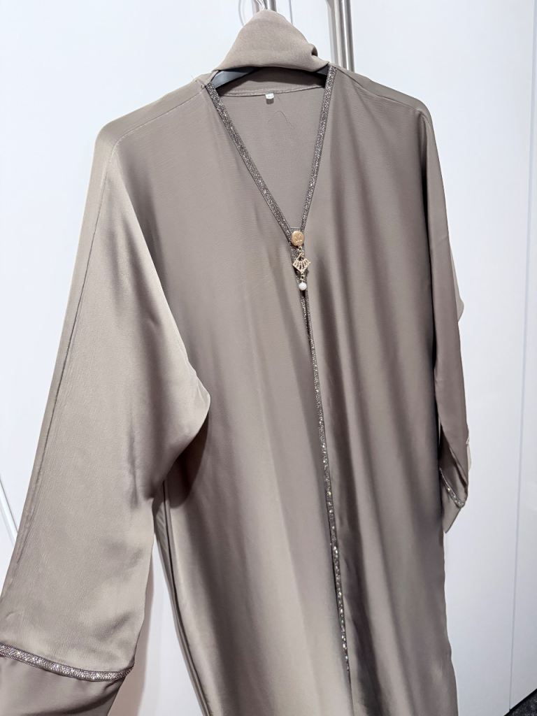 Elegant Grey Abaya with Embellished Trim – As Good As New