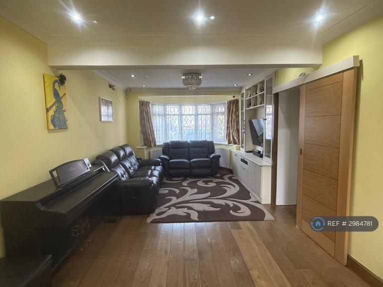 3 bedroom house in Capthorne Avenue, Harrow, HA2 (3 bed) (#2984781)