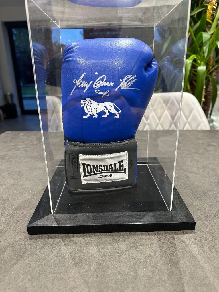 Tony Bellew signed boxing glove