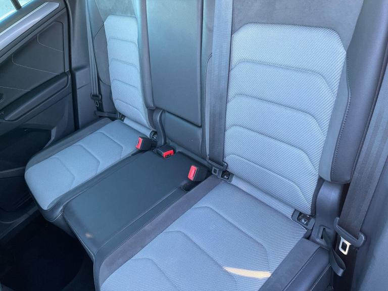 2020 Volkswagen Tiguan 1.5 TSI EVO R-Line Tech DSG Euro 6 (s/s) 5dr ESTATE Petrol Automatic