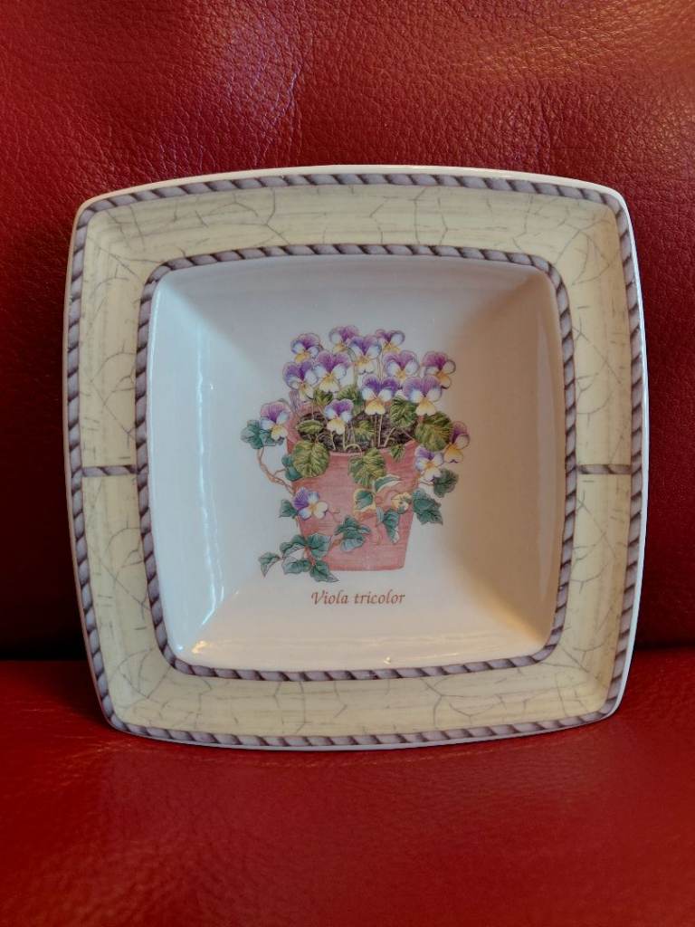 Vintage Wedgwood Sarah's Garden square small sweet meat Bonbon dish Candle Viola